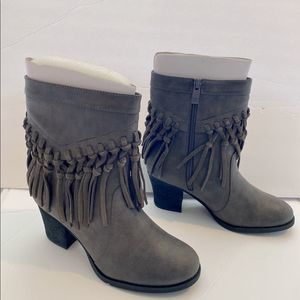 NWT Sbicca Kathrin Gray Vegan Leather Heel Boot size:7